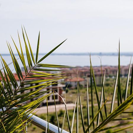 Red Iguana Hotel Свети Влас Екстериор снимка