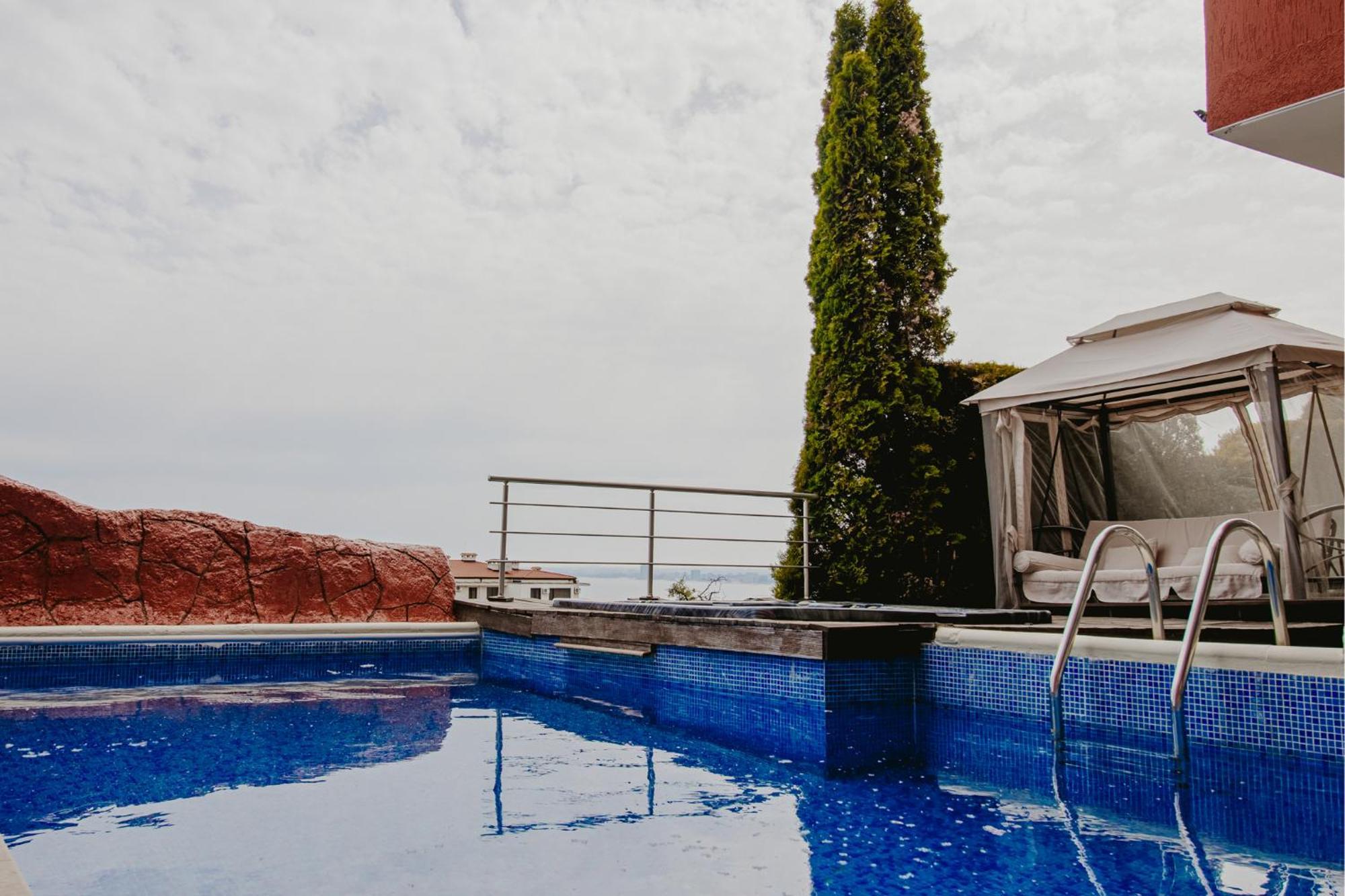 Red Iguana Hotel Свети Влас Екстериор снимка