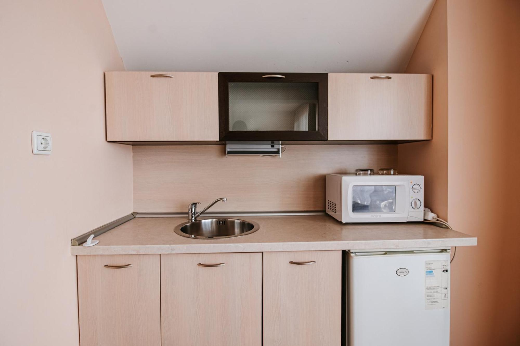 Red Iguana Hotel Свети Влас Екстериор снимка