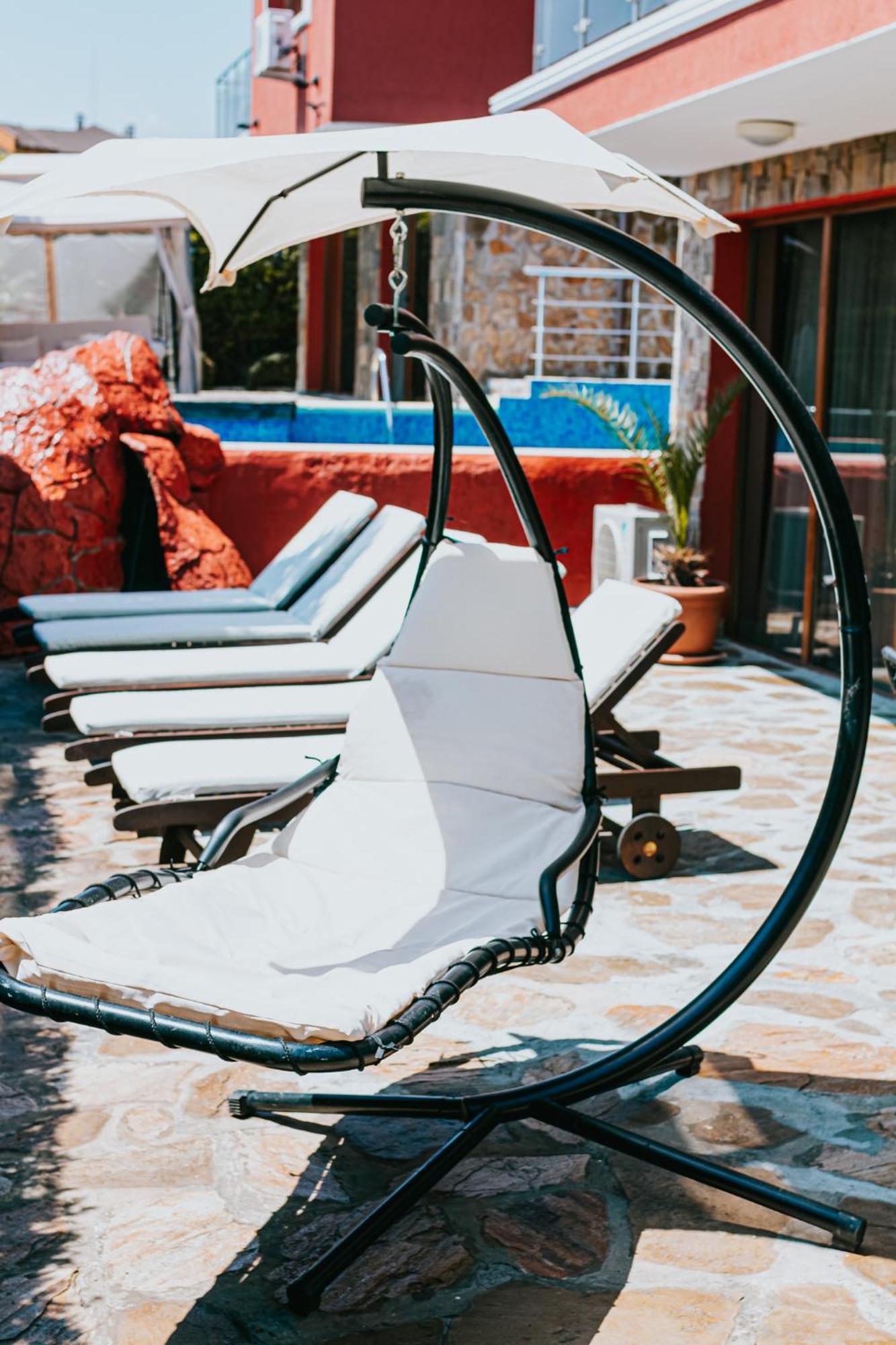 Red Iguana Hotel Свети Влас Екстериор снимка