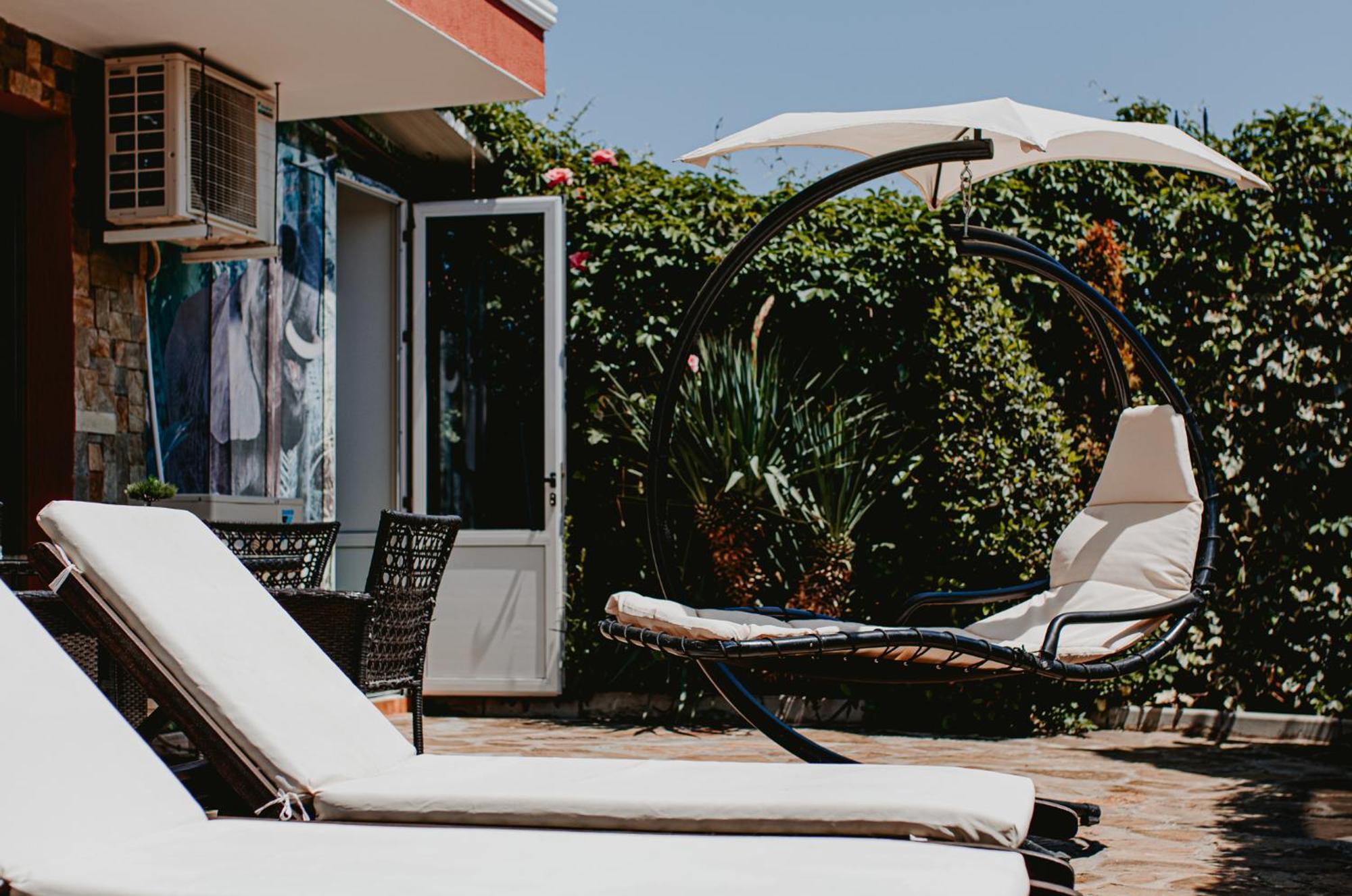 Red Iguana Hotel Свети Влас Екстериор снимка