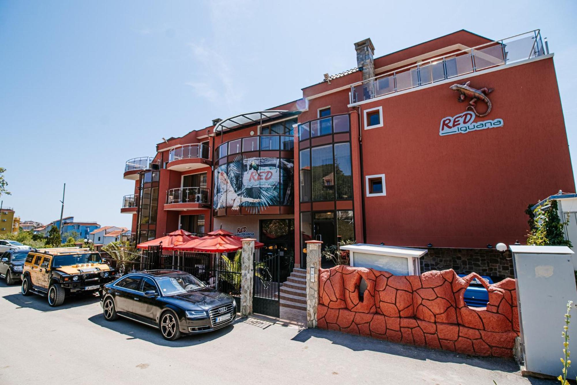 Red Iguana Hotel Свети Влас Екстериор снимка