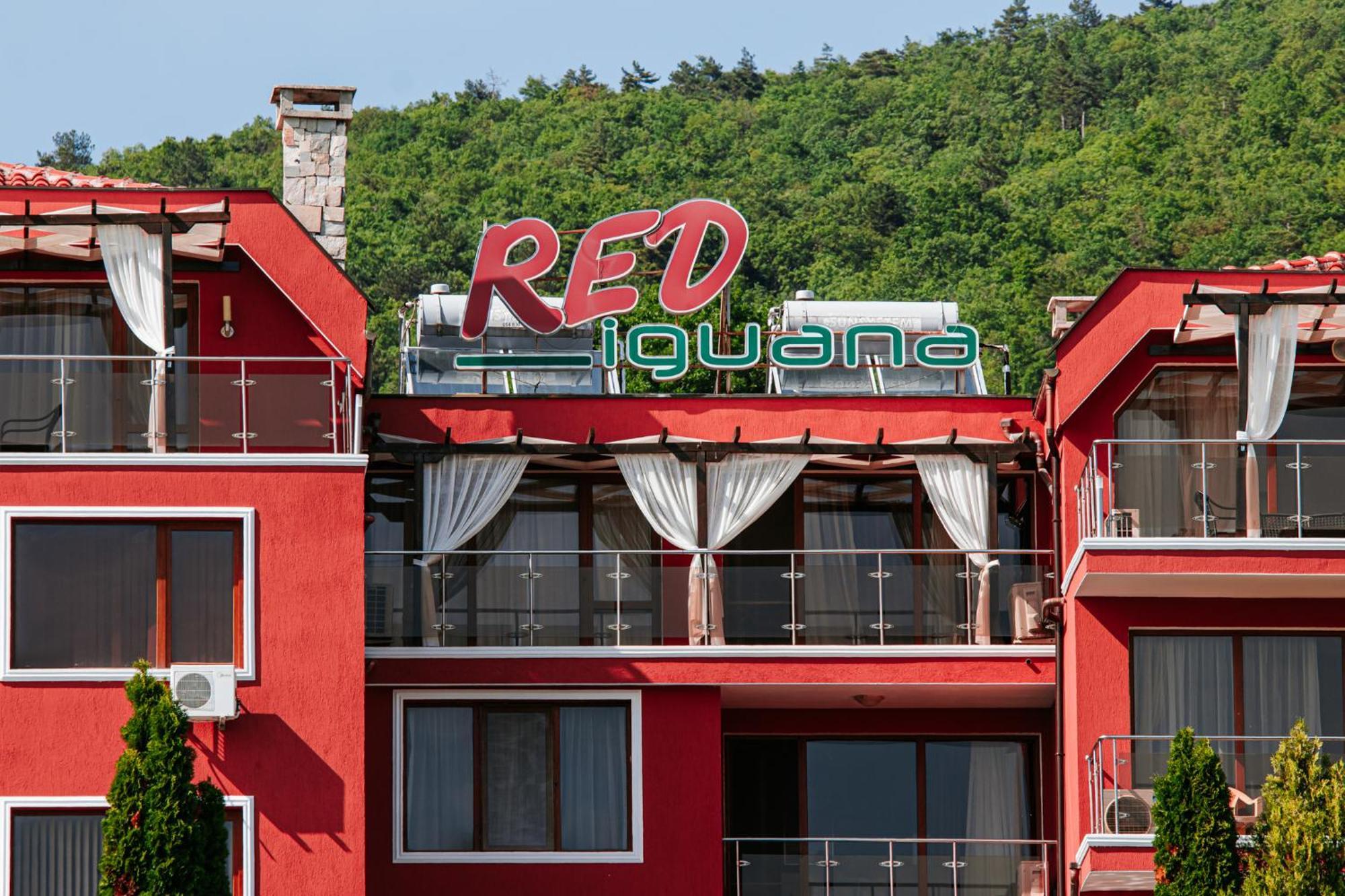 Red Iguana Hotel Свети Влас Екстериор снимка