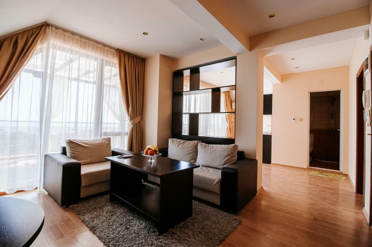 Red Iguana Hotel Свети Влас Екстериор снимка