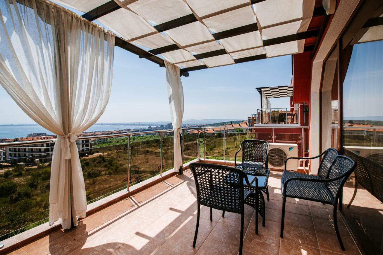 Red Iguana Hotel Свети Влас Екстериор снимка
