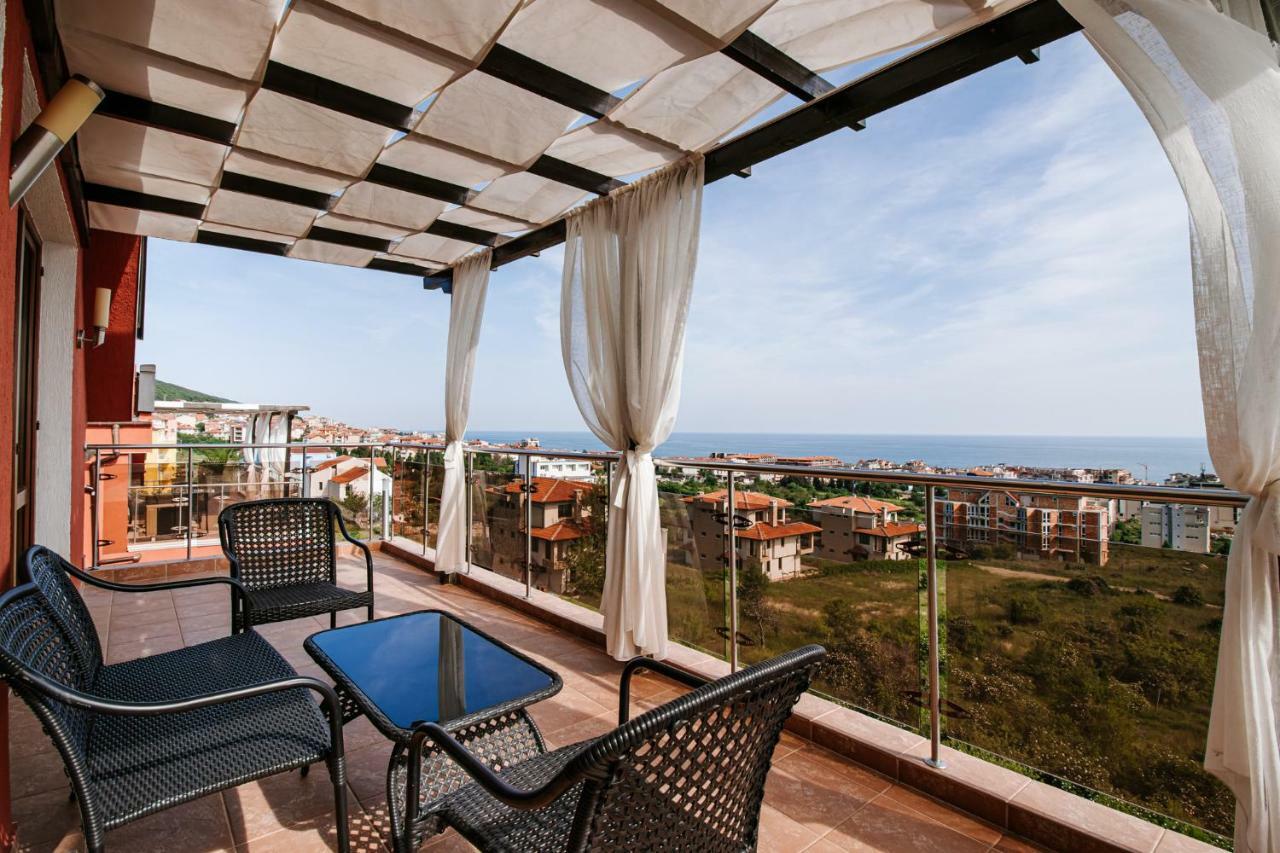 Red Iguana Hotel Свети Влас Екстериор снимка